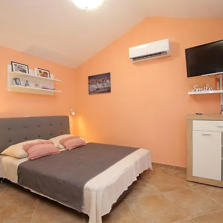 With Parking Space Stupin Celine, - 23929 * רוגוזניצה