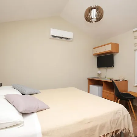 With Parking Space Stupin Celine, - 23929 Apartman