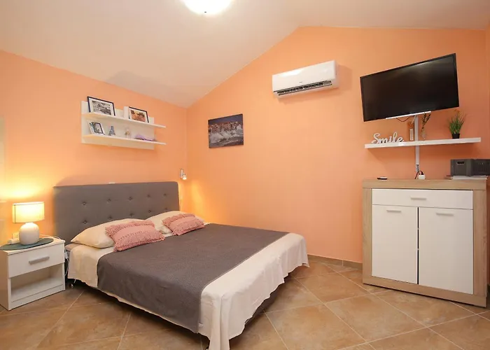 With Parking Space Stupin Celine, - 23929 * רוגוזניצה